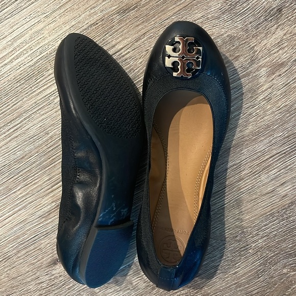 Tory Burch flats gently used - Picture 2 of 2